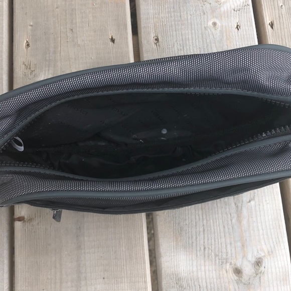 Versace Parfums Grey Travel Toiletry Bag - Picture 7 of 8